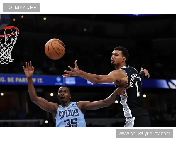 布朗19中9砍下23分10助攻连续30+纪录停留在9场刷新个人新高